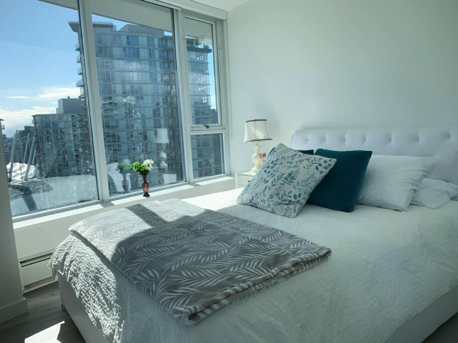 Apartmán Downtown 3Br/2Ba+Views+Skytrain+Free Parking Vancouver Exteriér fotografie