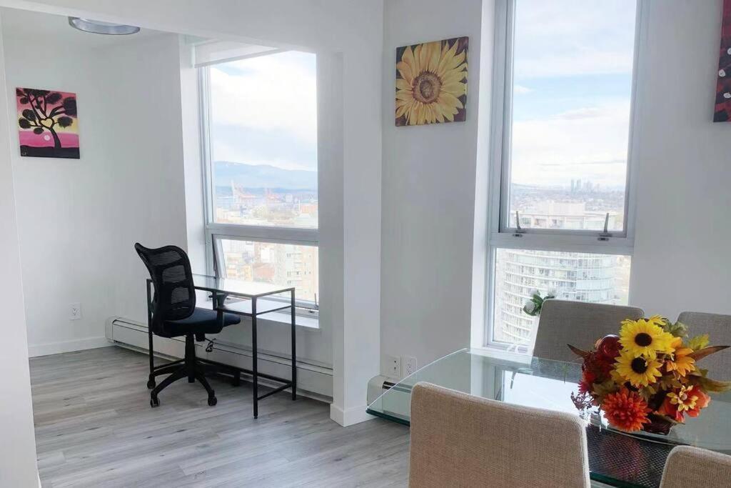 Apartmán Downtown 3Br/2Ba+Views+Skytrain+Free Parking Vancouver Exteriér fotografie