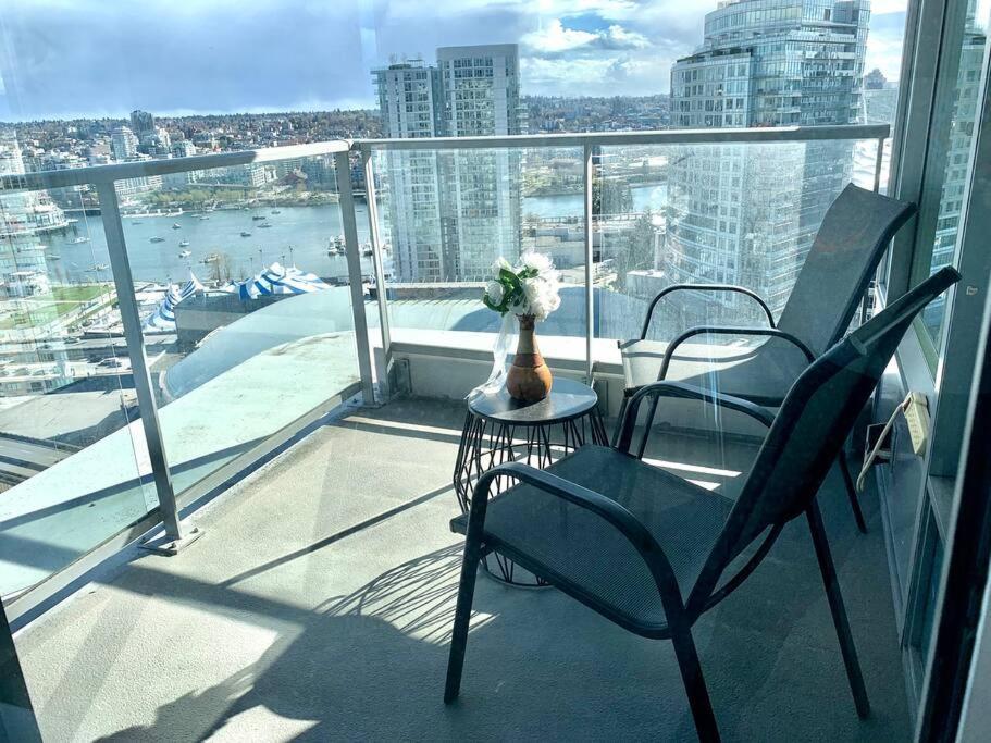 Apartmán Downtown 3Br/2Ba+Views+Skytrain+Free Parking Vancouver Exteriér fotografie