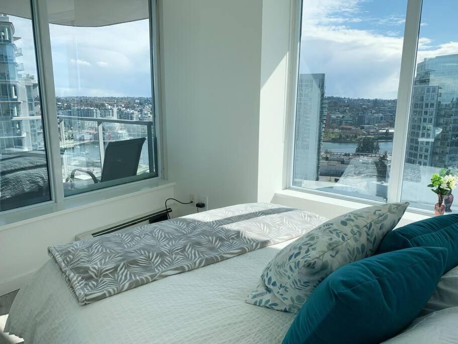 Apartmán Downtown 3Br/2Ba+Views+Skytrain+Free Parking Vancouver Exteriér fotografie