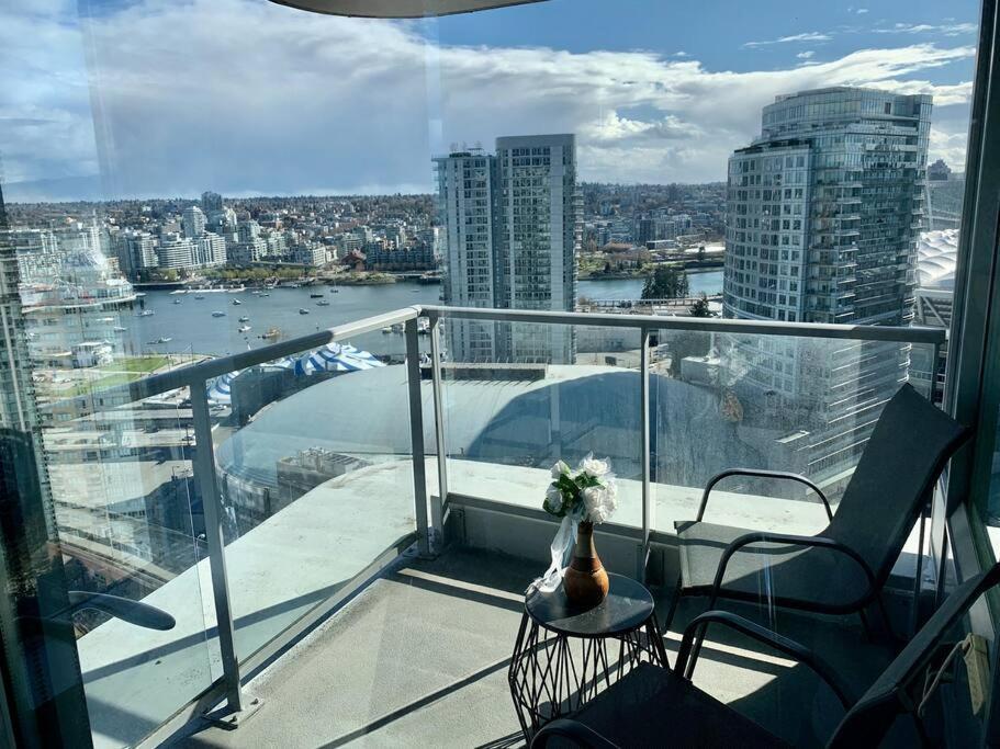 Apartmán Downtown 3Br/2Ba+Views+Skytrain+Free Parking Vancouver Exteriér fotografie