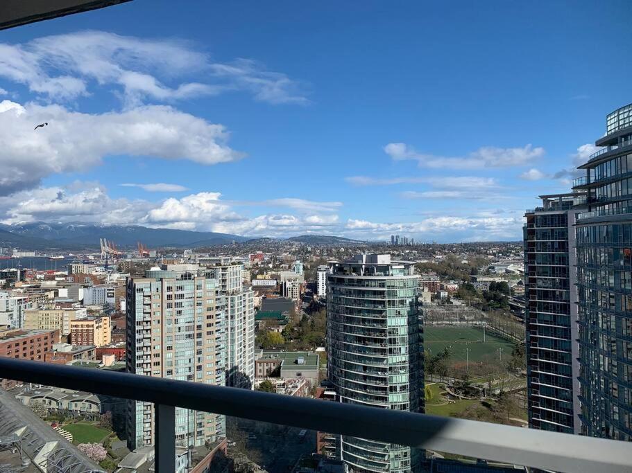 Apartmán Downtown 3Br/2Ba+Views+Skytrain+Free Parking Vancouver Exteriér fotografie
